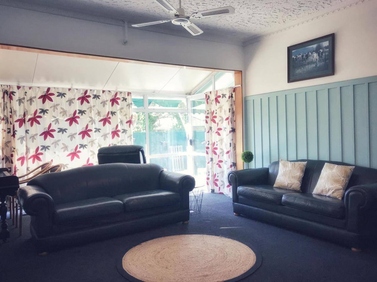 Studious Village Christchurch Luaran gambar