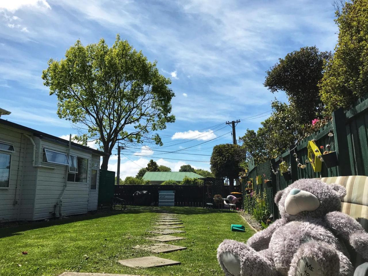 Studious Village Christchurch Luaran gambar