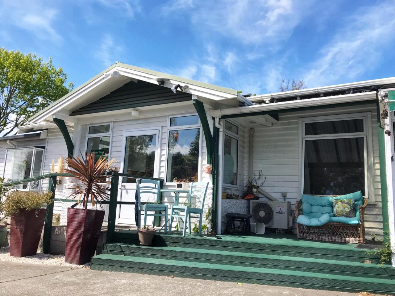 Studious Village Christchurch Luaran gambar