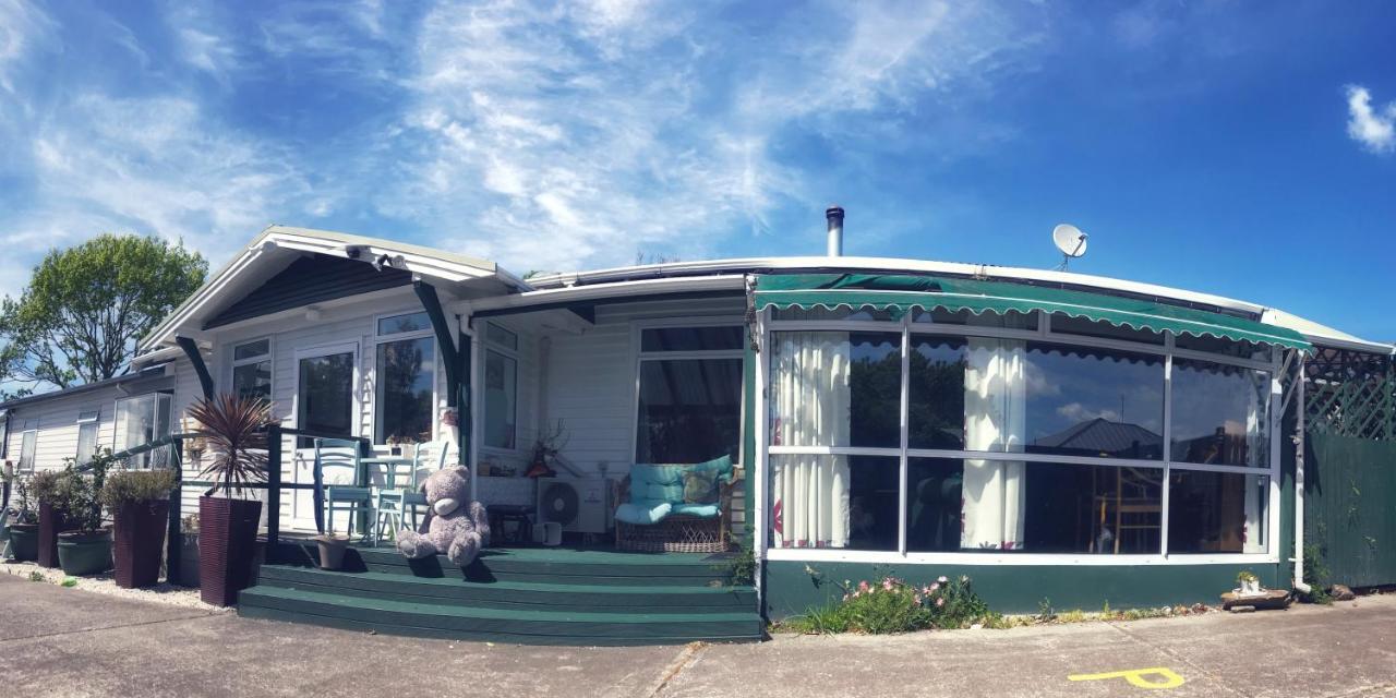 Studious Village Christchurch Luaran gambar